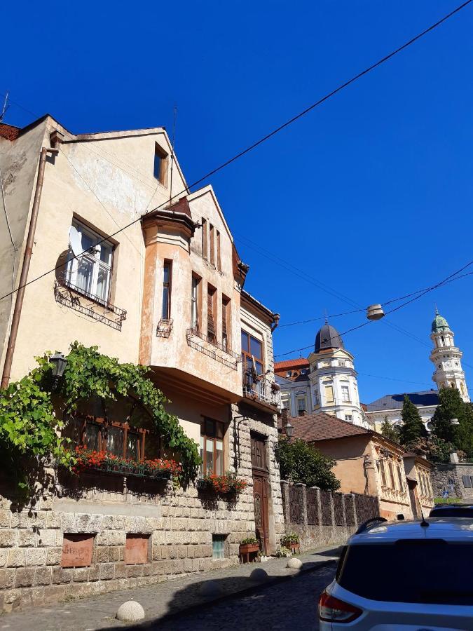 Старовинні Апартаменти У Центрі Міста Užhorod Exteriér fotografie